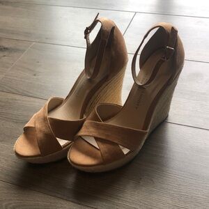 Chines Laundry tan wedges